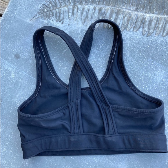 Under armor sports bra - Picture 2 of 3